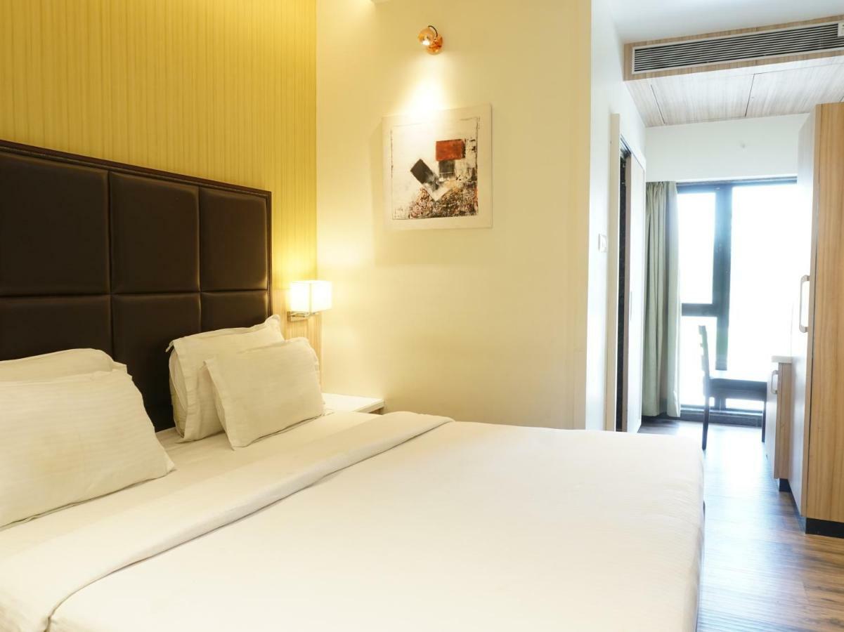 Jālgaon Palette Four Seasons Recreation Resort מראה חיצוני תמונה