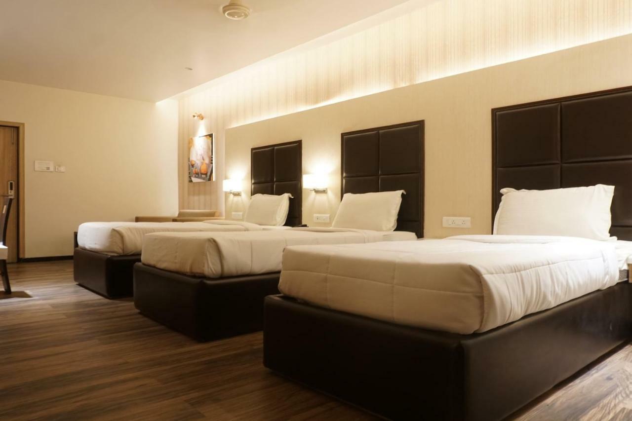Jālgaon Palette Four Seasons Recreation Resort מראה חיצוני תמונה
